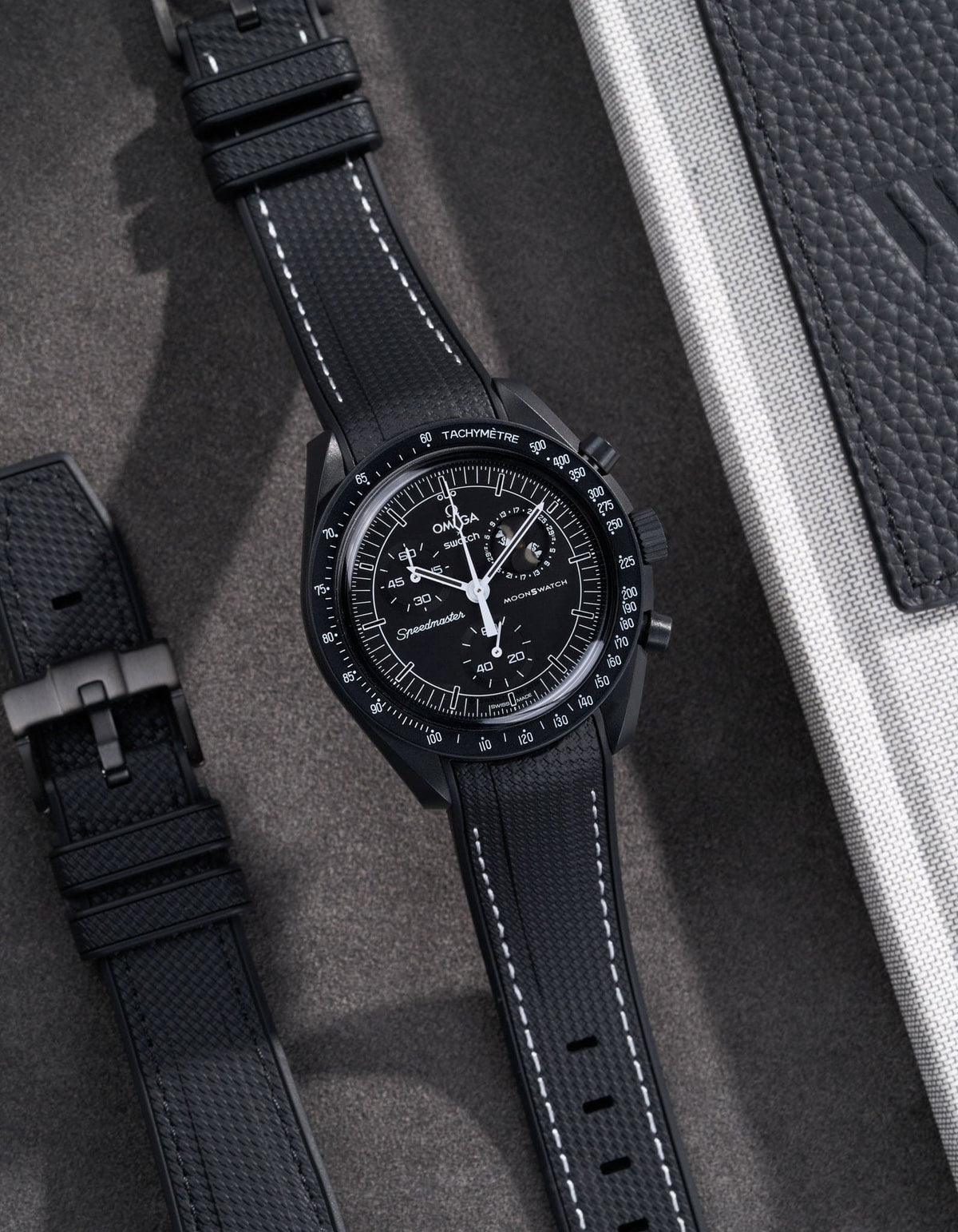 Curved Vertech Rubber Strap - Black & White Stitches - OM Luxury
